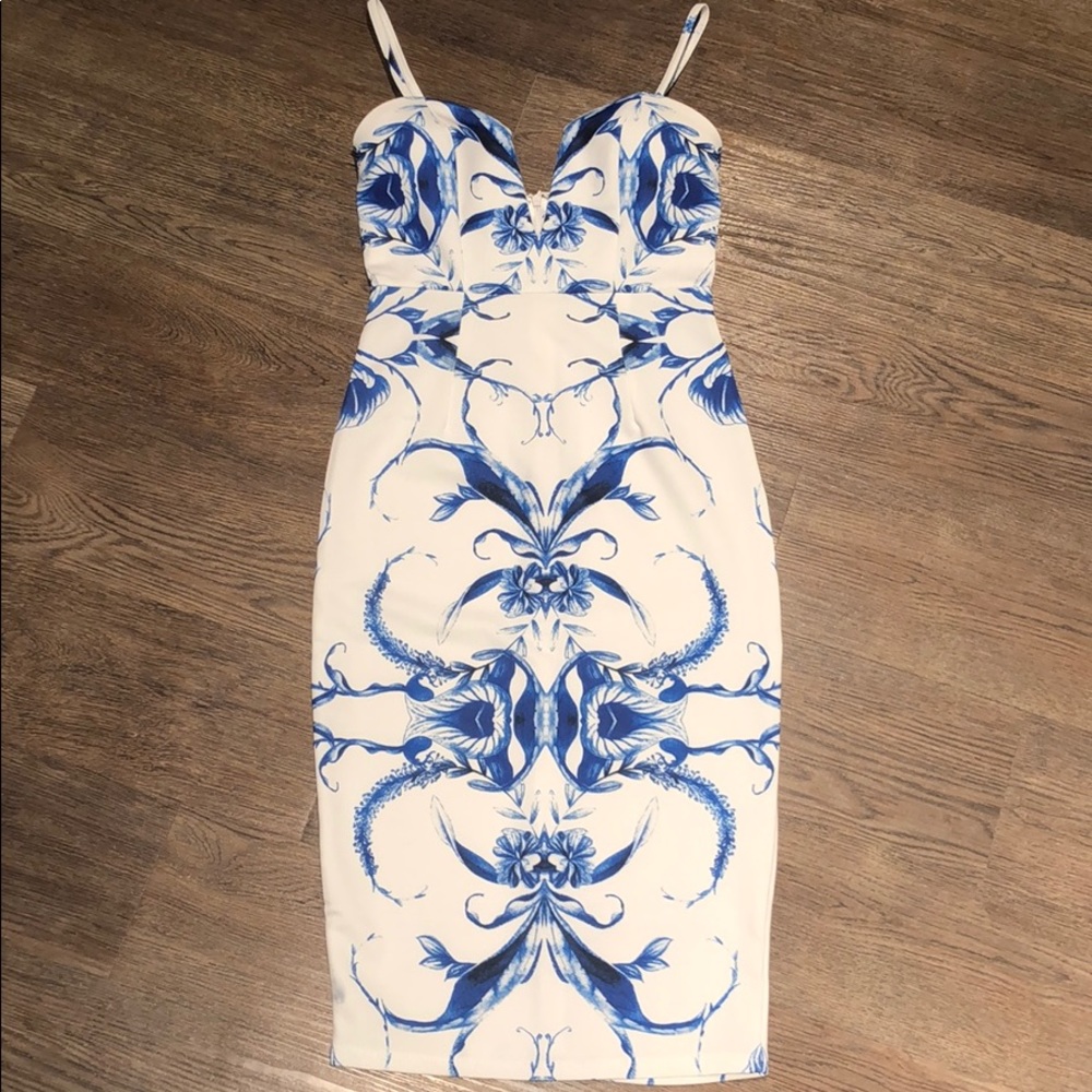 Dream house AU V Cut Dress